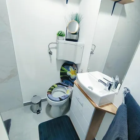 Apartamento Nika 2 *